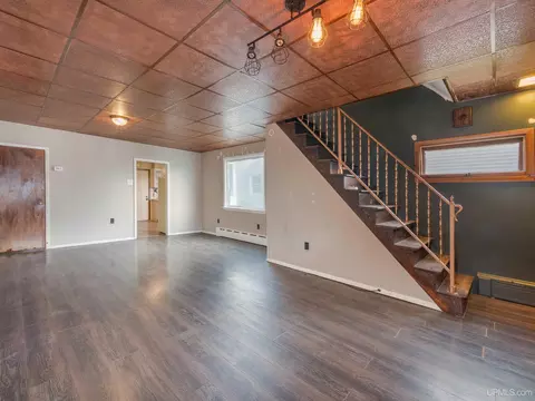 417 Ely, Ishpeming, MI 49849 photo 6