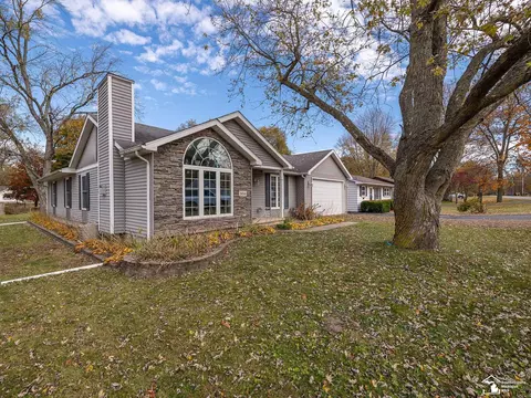 950 Fairfield, Temperance, MI 48182