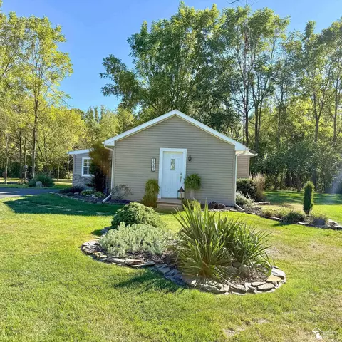 2547 Hasen, Lambertville, MI 48144