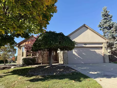 36431 Harness Cir #49, Clinton Township, MI 48035