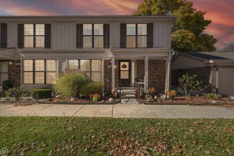 31605 Juniper Ln, Warren, MI 48093