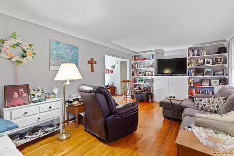 110 E South, Adrian, MI 49221 photo 34