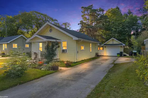 1020 Sanborn, Port Huron, MI 48060