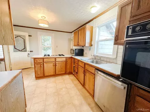 845 N N Pne, Ishpeming, MI 49849 photo 10