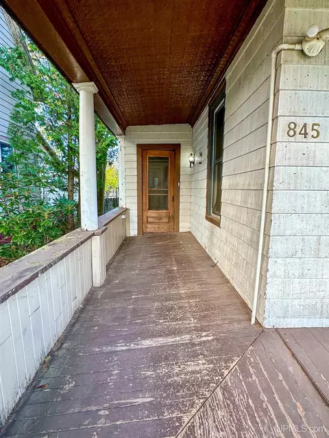 845 N N Pne, Ishpeming, MI 49849 photo 5
