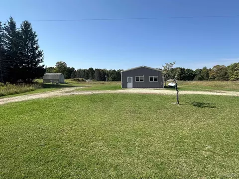 4765 M67, Chatham, MI 49816