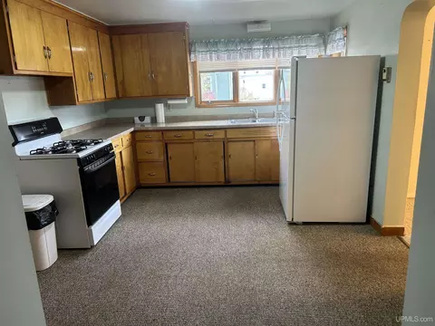 205 N 3rd, Ishpeming, MI 49849 photo 2