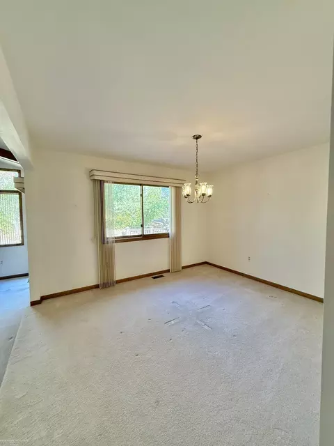 Dining - 177 Eckford, Troy, MI 48085 photo 2 of 3