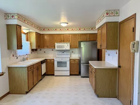 Kitchen - 177 Eckford, Troy, MI 48085 photo 1 of 4
