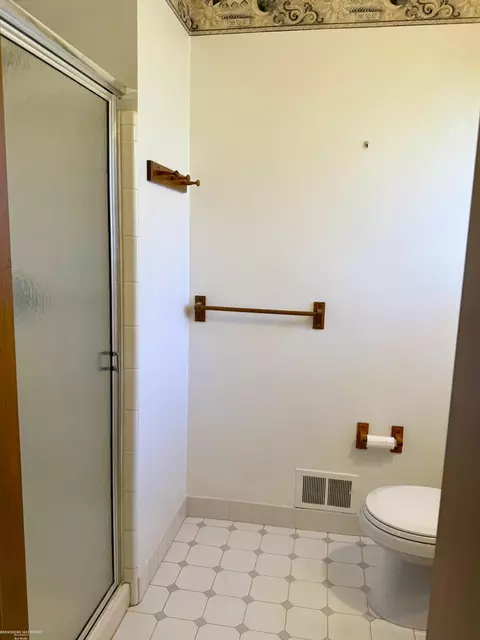 Bath - 177 Eckford, Troy, MI 48085 photo 2 of 5