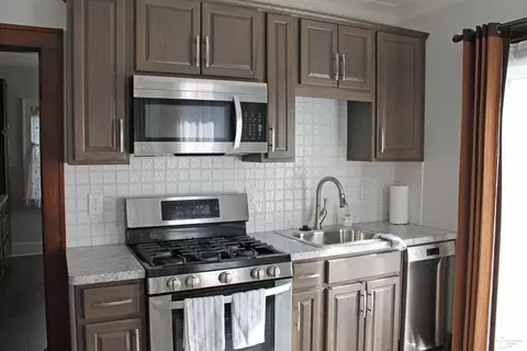 Kitchen - 306 Arbor, Monroe, MI 48162 photo 3 of 3