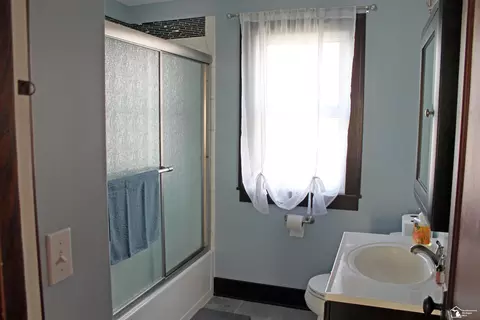 Bath - 306 Arbor, Monroe, MI 48162 photo 1 of 1