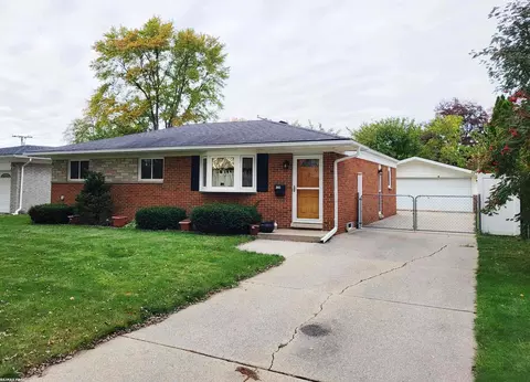39421 Farmhill, Sterling Heights, MI 48313
