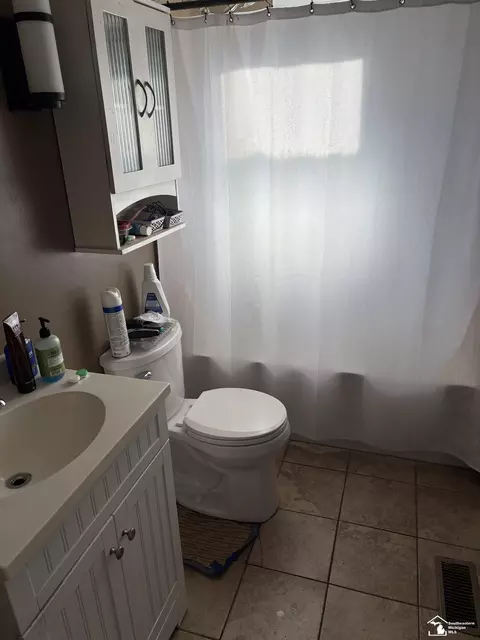 3274 W Albain, Monroe, MI 48161 photo 5