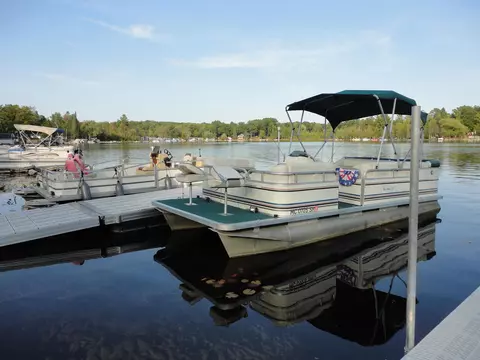 Exterior - 3200 Cedar Shores Dr, Harrison, MI 48625 photo 8 of 25