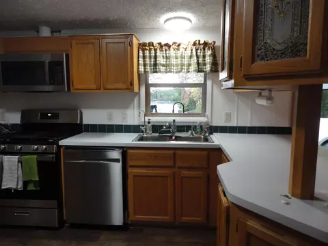 Kitchen - 3200 Cedar Shores Dr, Harrison, MI 48625 photo 4 of 6