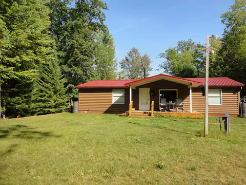 3200 Cedar Shores Dr, Harrison, MI 48625