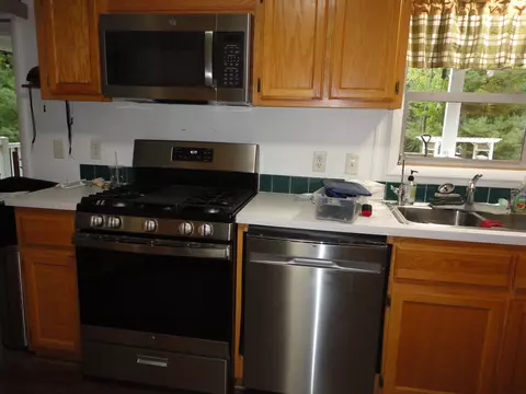 Kitchen - 3200 Cedar Shores Dr, Harrison, MI 48625 photo 6 of 6