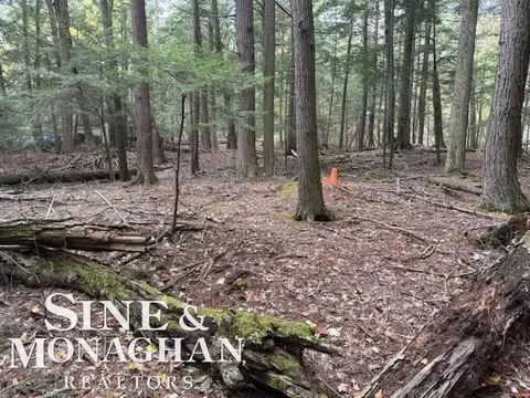 00001 E Cherry Park, Northport, MI 49670