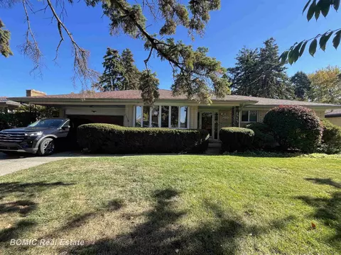 37134 Almont E, Sterling Heights, MI 48310