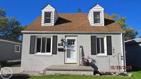 28741 Essex, Roseville, MI 48066