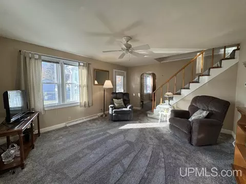 Living - 322 E Fall, L'anse, MI 49946 photo 3 of 4
