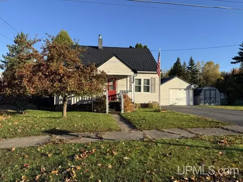 322 E Fall, L'anse, MI 49946