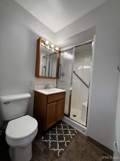 Bath - 322 E Fall, L'anse, MI 49946 photo 1 of 3