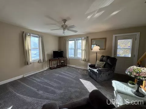 Living - 322 E Fall, L'anse, MI 49946 photo 2 of 4