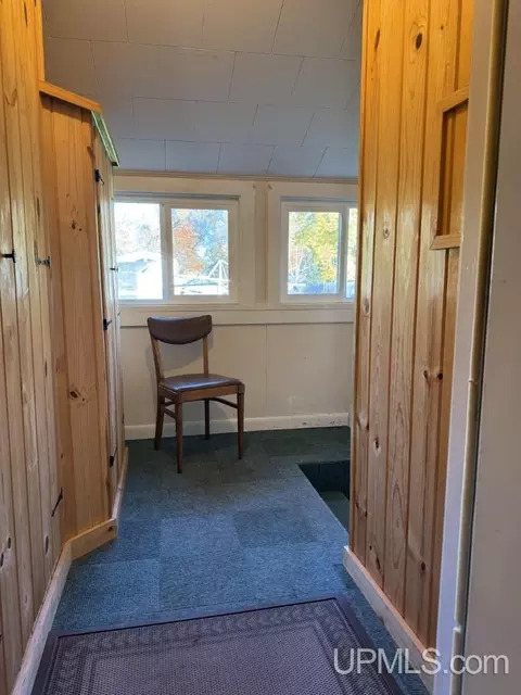 Entry Way - 322 E Fall, L'anse, MI 49946 photo 5 of 7