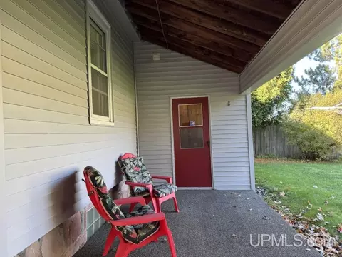 Exterior - 322 E Fall, L'anse, MI 49946 photo 1 of 6