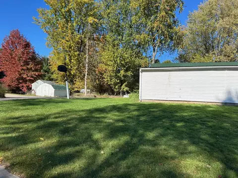 320 Williams, Perry, MI 48872 photo 4