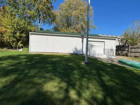 320 Williams, Perry, MI 48872 photo 3
