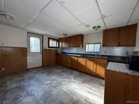 110 S 4th, L'anse, MI 49946 photo 8