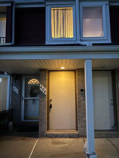 404 Sunset, Saint Clair Shores, MI 48082