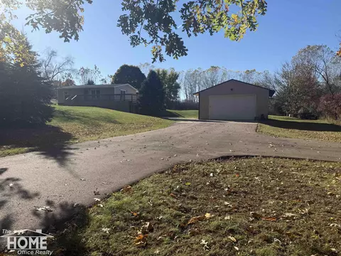 3876 S State, Owosso, MI 48867 photo 2