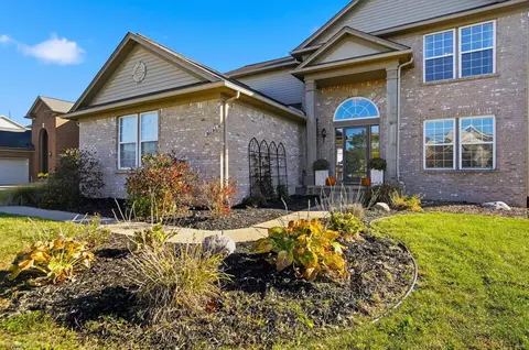 Exterior - 27763 E Mockingbird, Flat Rock, MI 48134 photo 5 of 15
