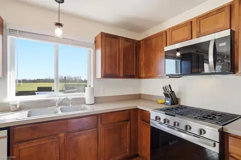 Kitchen - 27763 E Mockingbird, Flat Rock, MI 48134 photo 5 of 6