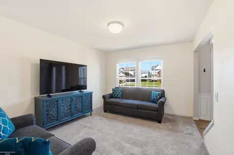 Living - 27763 E Mockingbird, Flat Rock, MI 48134 photo 2 of 5