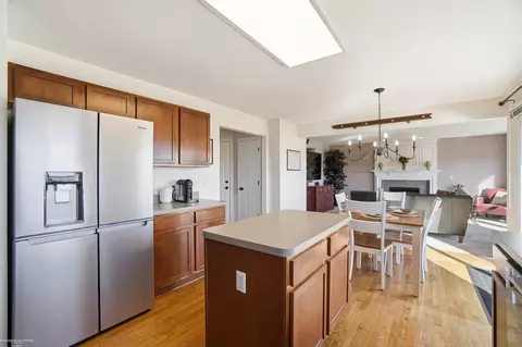 Kitchen - 27763 E Mockingbird, Flat Rock, MI 48134 photo 6 of 6