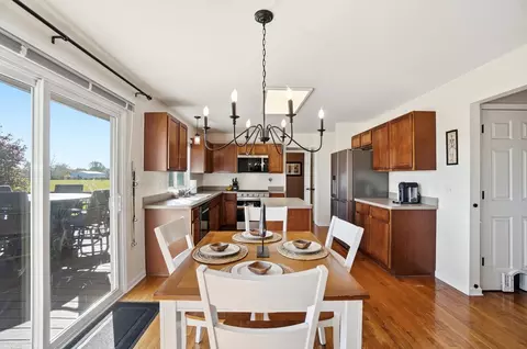 Dining - 27763 E Mockingbird, Flat Rock, MI 48134 photo 1 of 2