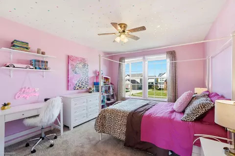 Bedroom - 27763 E Mockingbird, Flat Rock, MI 48134 photo 8 of 9