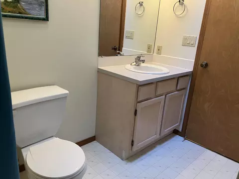 Bath - 601 Kemp, Gladwin, MI 48624 photo 1 of 2