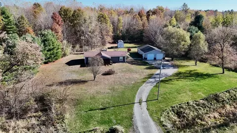 13271 S Hemlock, Chesaning, MI 48616