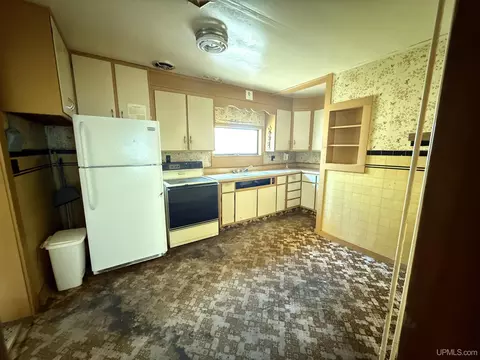 Kitchen - 426 W Empire, Ishpeming, MI 49849 photo 2 of 5