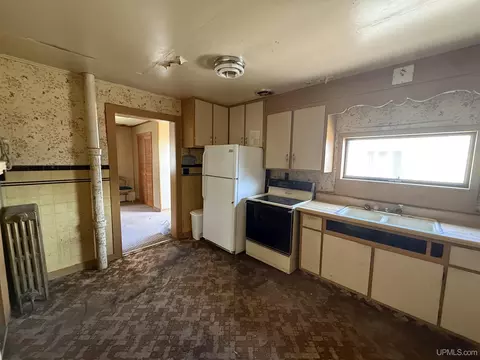 Kitchen - 426 W Empire, Ishpeming, MI 49849 photo 5 of 5