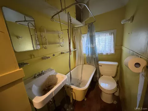 Bath - 426 W Empire, Ishpeming, MI 49849 photo 4 of 4
