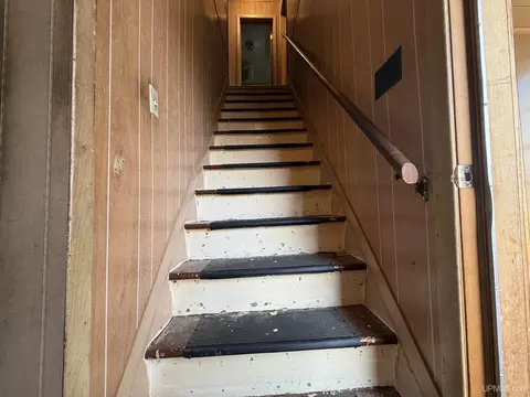 Entry Way - 426 W Empire, Ishpeming, MI 49849 photo 2 of 4