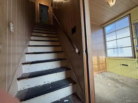 Entry Way - 426 W Empire, Ishpeming, MI 49849 photo 1 of 4