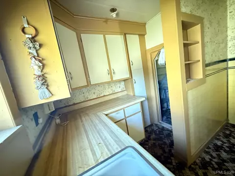 Kitchen - 426 W Empire, Ishpeming, MI 49849 photo 3 of 5
